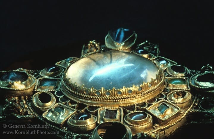 Active Optics: Carolingian Rock Crystal on Medieval Reliquaries ...