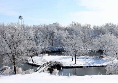 Mai Fete Island bridge in winter.