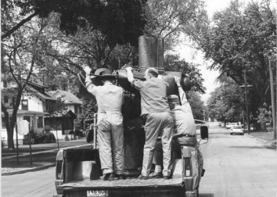 Transporting the Boliou Fountain.