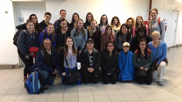 Group photo of South Africa Interim study abroad at their arrival in Cape Town Airport